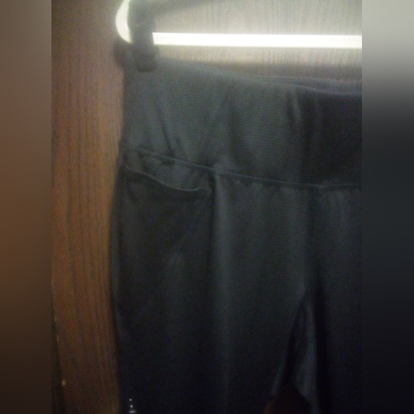 Livi Active For Lane Bryant Perforated Crop leggings - Picture 2 of 8